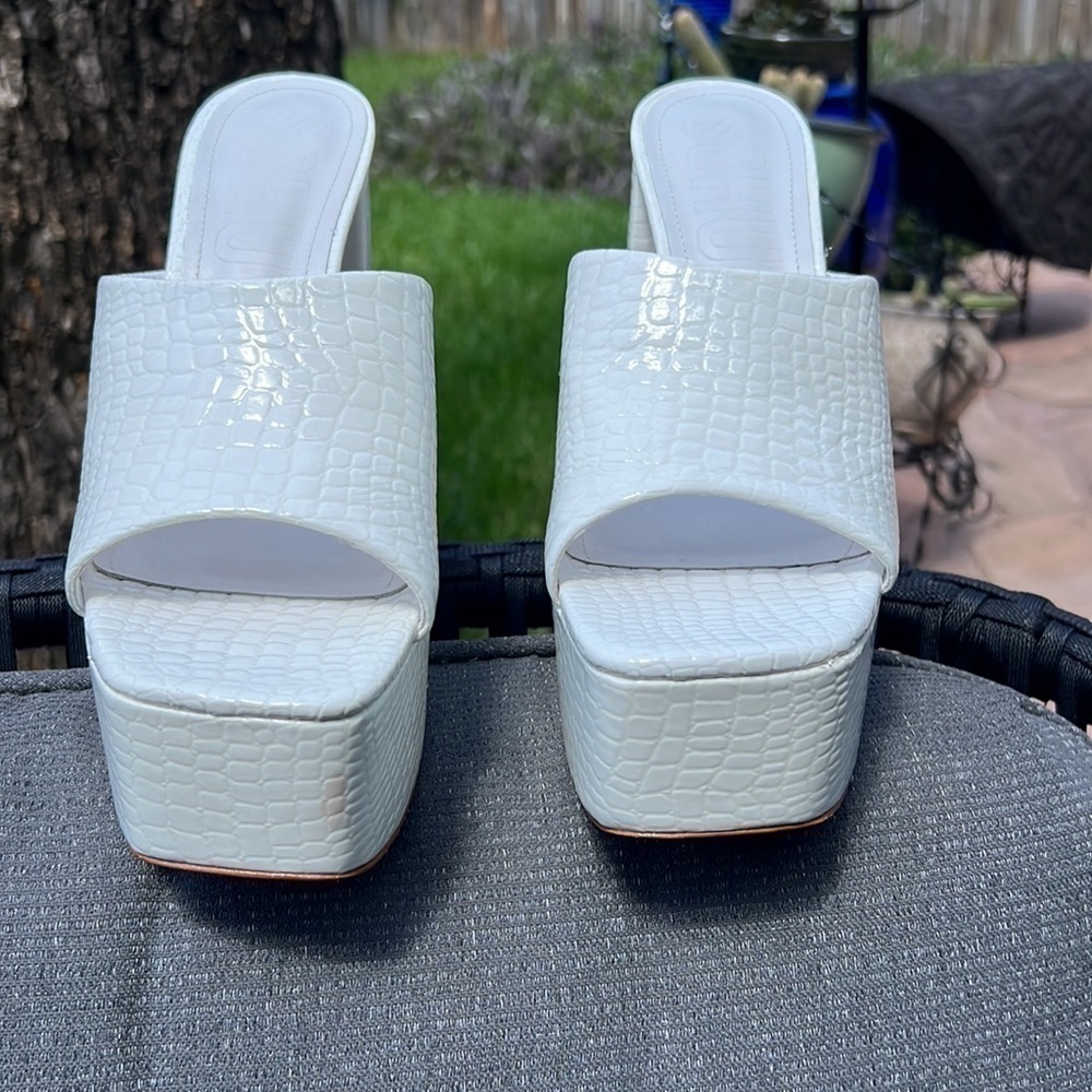 ▶️ SCHUTZ ◀️ Darah White Croc Platform Slides Sandals - Picture 11 of 16